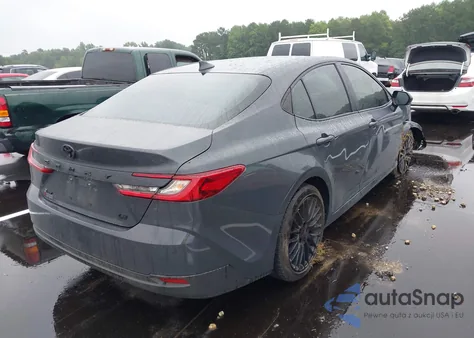 2025 Toyota Camry Le z USA, uszkodzony, nr VIN 4T1DAACK7SU085248